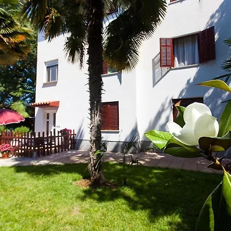 In With Terrace, Air Conditioning, Wifi, Washing Machine Apartment