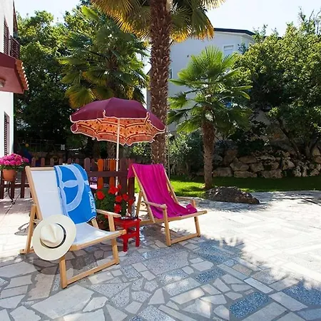 Apartment In With Terrace, Air Conditioning, Wifi, Washing Machine