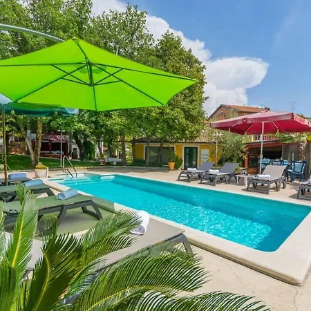 In With Terrace, Air Conditioning, Wifi, Washing Machine Appartement Poreč