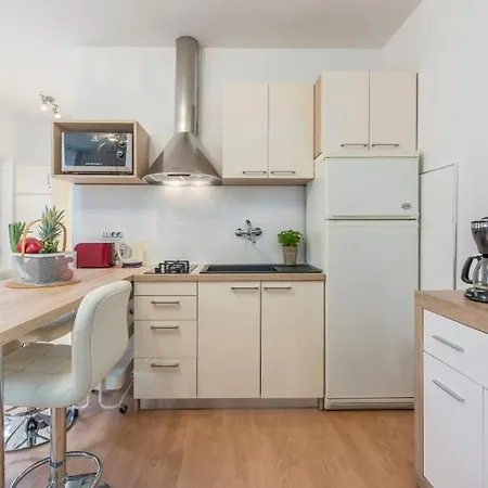 In With Terrace, Air Conditioning, Wifi, Washing Machine Appartamento Porec