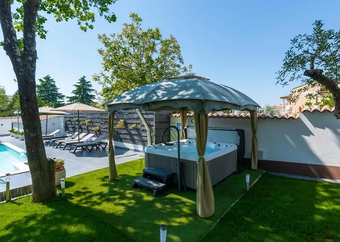 In With Terrace, Air Conditioning, Wifi, Washing Machine