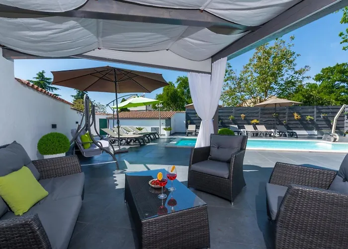 In With Terrace, Air Conditioning, Wifi, Washing Machine Apartamento *