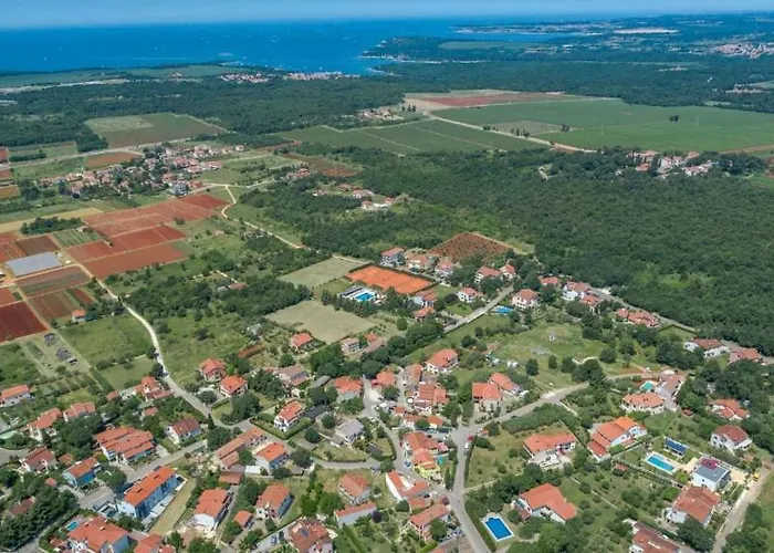 Apartamento In With Terrace, Air Conditioning, Wifi, Washing Machine Poreč