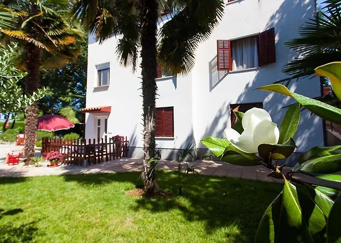 In With Terrace, Air Conditioning, Wifi, Washing Machine Apartamento