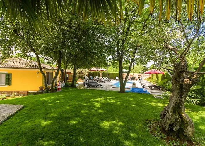 Apartamento In With Terrace, Air Conditioning, Wifi, Washing Machine Poreč